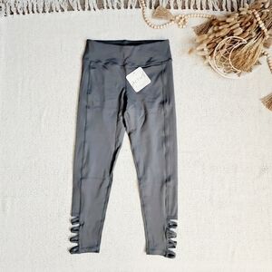 Yelete Active Cut Out Leggings Gray Size Medium Athletic Athleisure Workout Pant